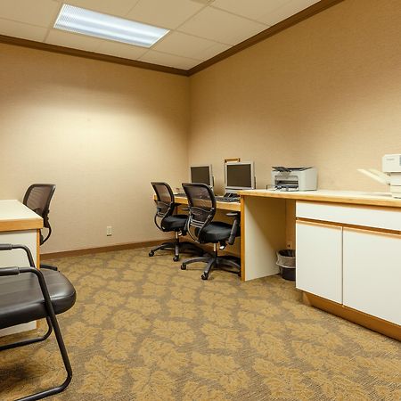 Red Roof Inn & Suites Dekalb Bagian luar foto