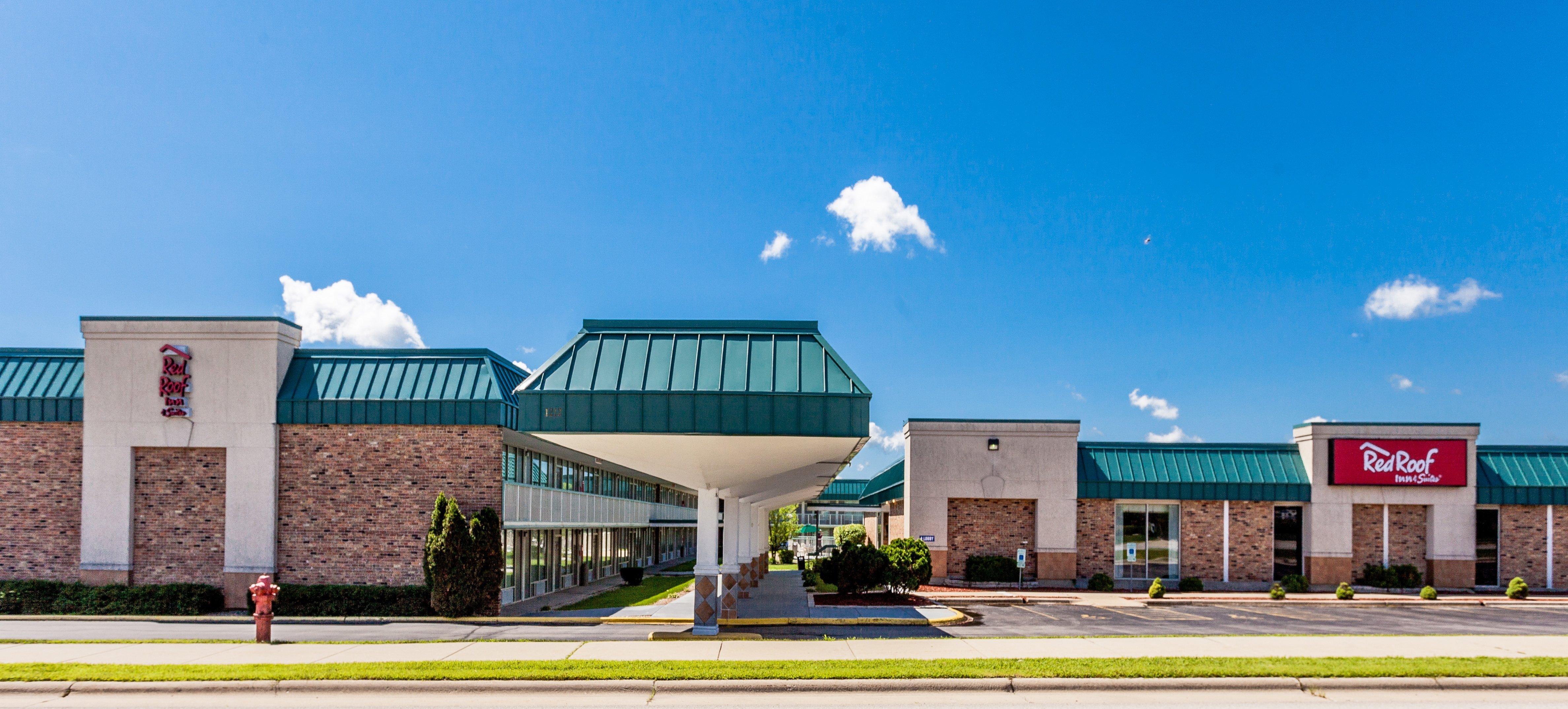 Red Roof Inn & Suites Dekalb Bagian luar foto