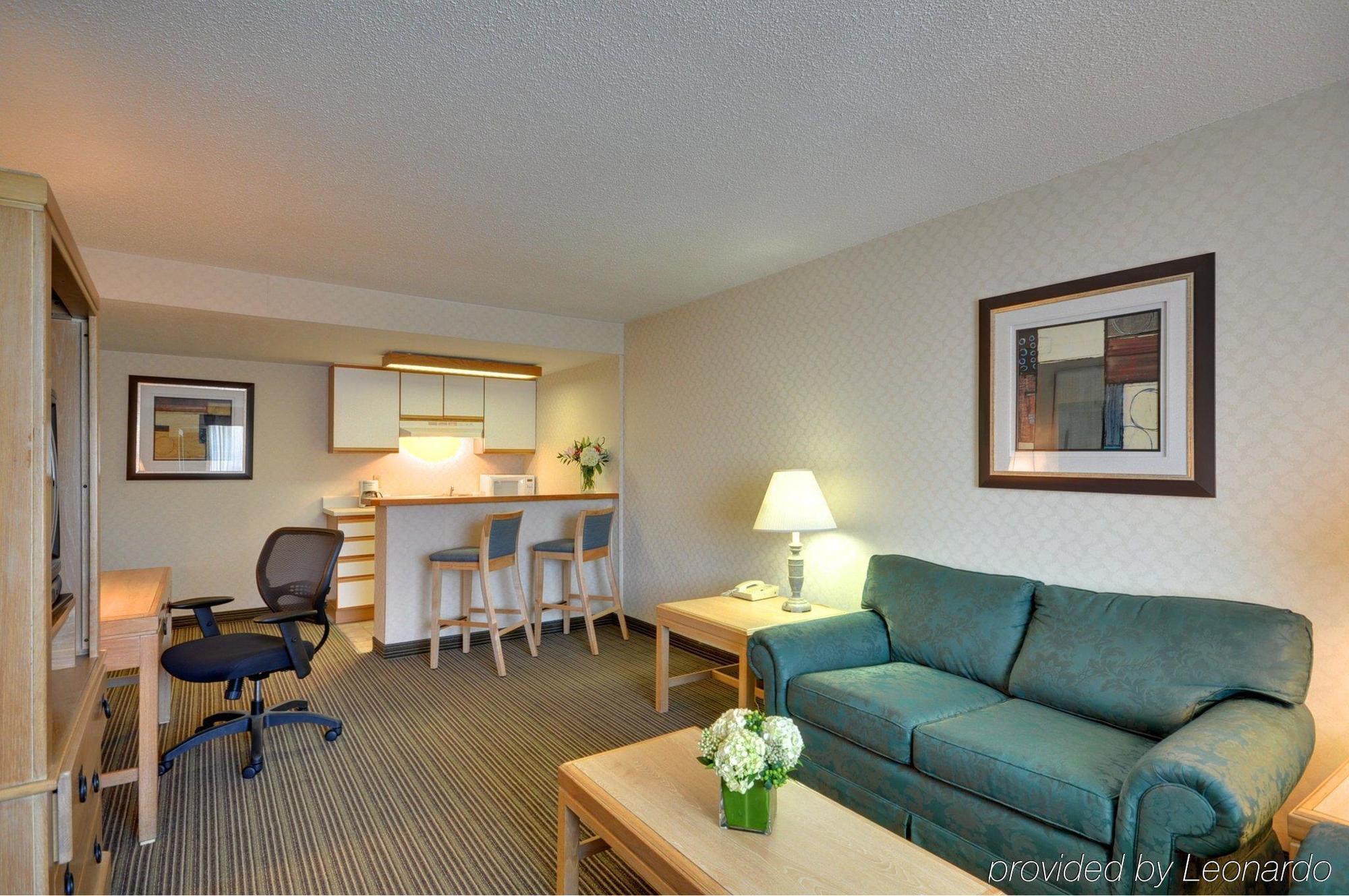 Red Roof Inn & Suites Dekalb Ruang foto
