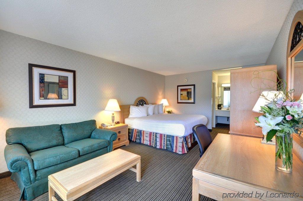 Red Roof Inn & Suites Dekalb Ruang foto
