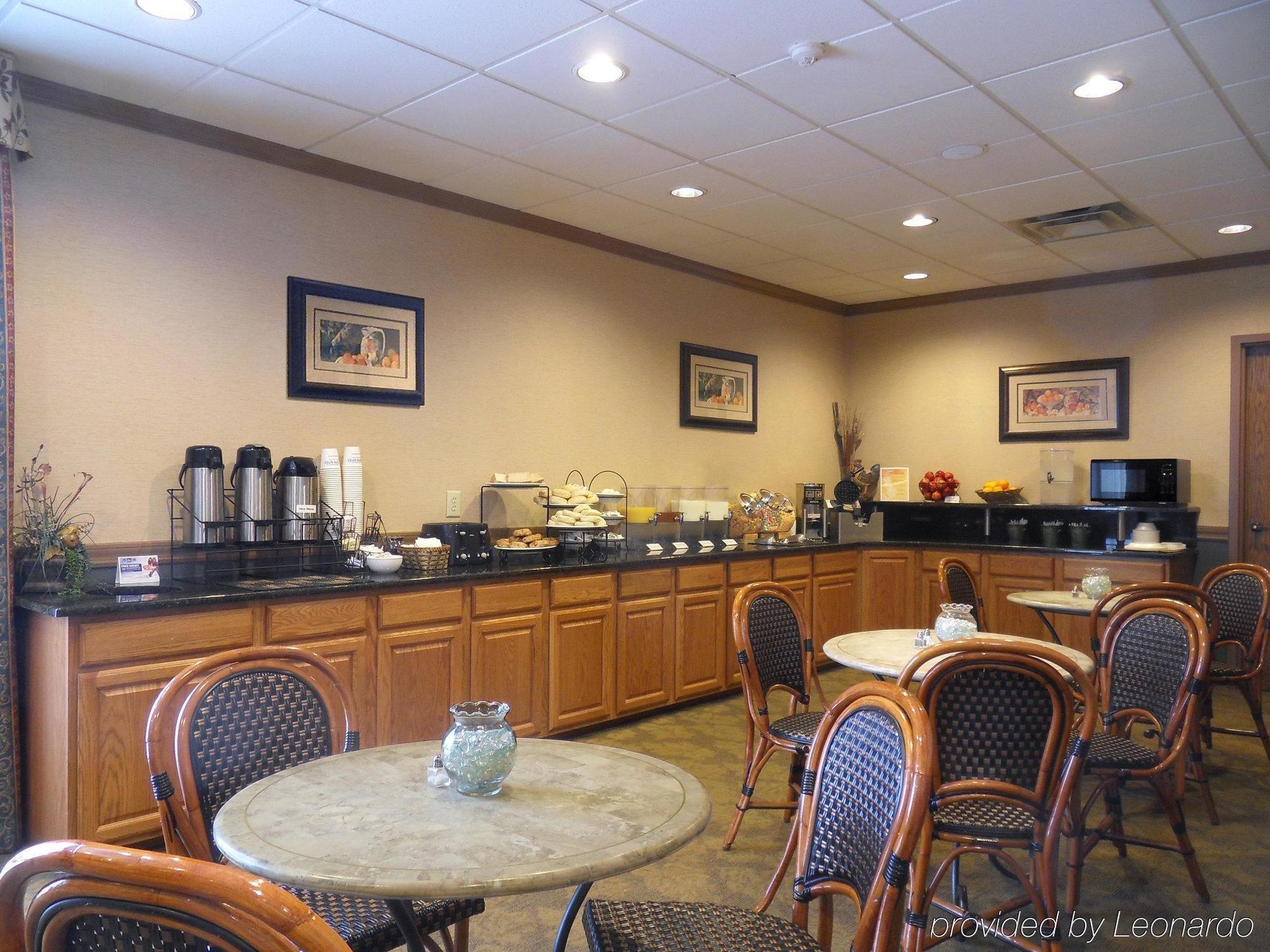 Red Roof Inn & Suites Dekalb Restoran foto