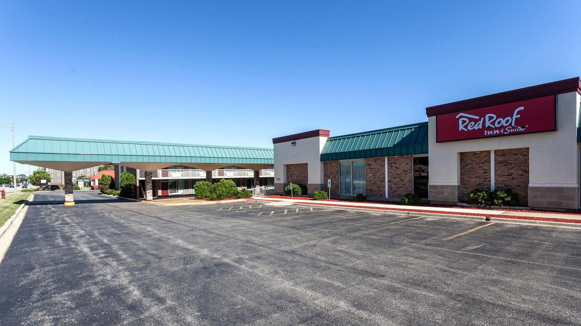 Red Roof Inn & Suites Dekalb Bagian luar foto